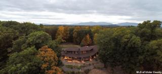 50 Turkey Point Rd, West Saugerties, NY 12477-4528