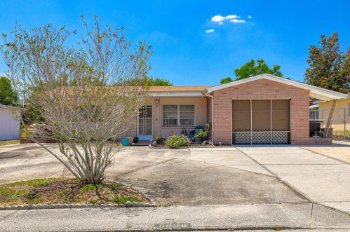 8026 Manvel Dr, Port Richey, FL 34668-4415