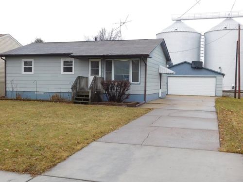 324 Bryant St, Maysville, IA 52773-7707