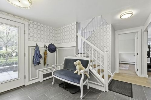 8 Abbott Ave, Ridgefield CT  06877-4407 exterior