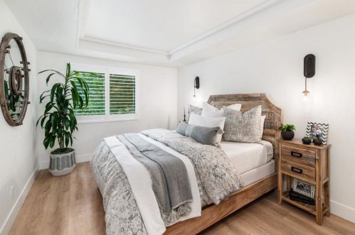 2638 Unicornio St, Carlsbad CA 92009-4443 exterior