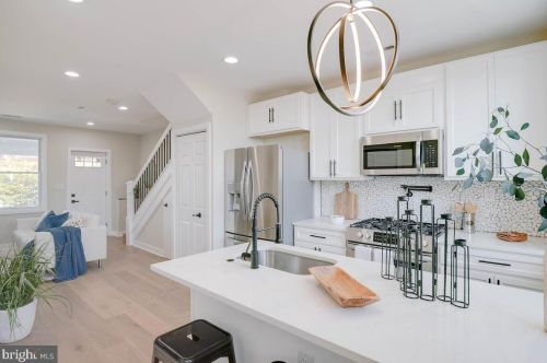 617 18th St, Washington DC 20020-6812 exterior