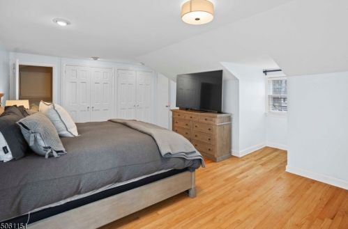28 Spring Ridge Dr, Berkeley Heights NJ  07922-2025 exterior