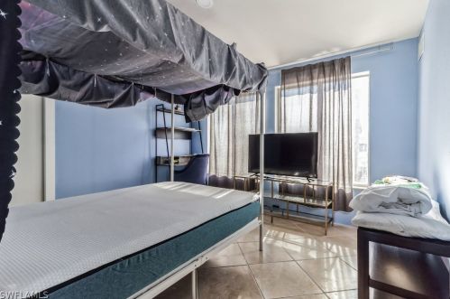 4150 Dingman Dr, Sanibel FL 33957-5107 exterior