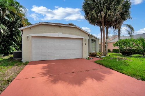 12 Bentwater Cir, Boynton Beach, FL 33426-7603