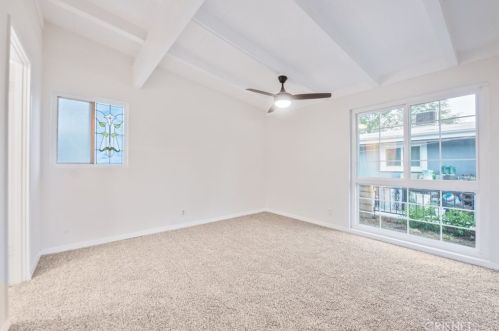 27325 Santa Clarita Rd, Santa Clarita CA  91350-1317 exterior
