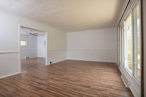 5097 Lakeview Dr, Gibsonia, PA 15044-8355