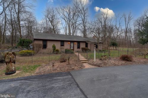 235 Black Swamp Rd, Falmouth, PA 17502-9500