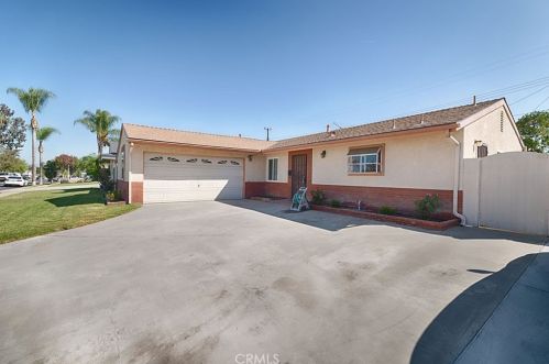 10422 Ponder St, Cypress CA  90630-4462 exterior