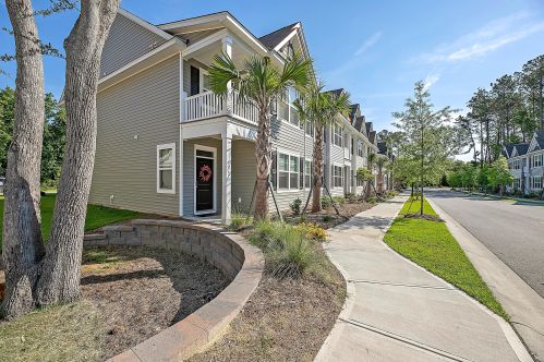 1869 Towne St, Johns Island SC  29455 exterior