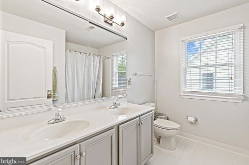 15063 Gaines Mill Cir, Haymarket VA  20169-4500 exterior