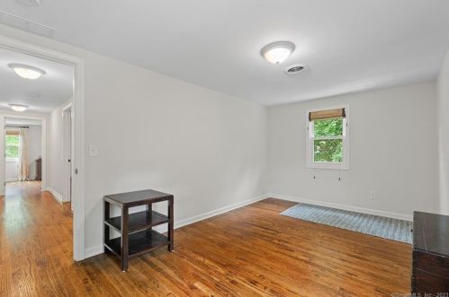 9 Lamplight Dr, Kensington CT  06037-1805 exterior