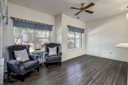 8 Four Oaks Rd, Bedminster NJ  07921-2054 exterior