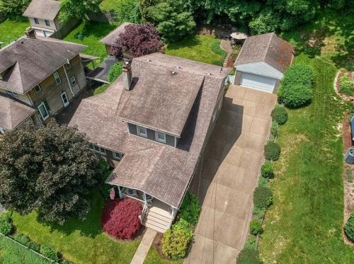 1490 Elm Ave, Glenshaw, PA 15116-2406
