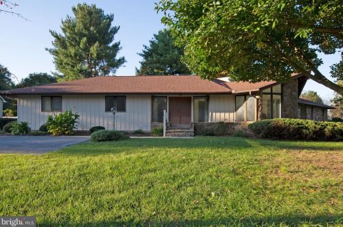 709 Shore Dr, Slaughter Beach, DE 19963-1034