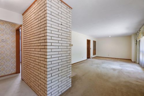 4707 Wingard Ln, Minneapolis, MN 55429-1230