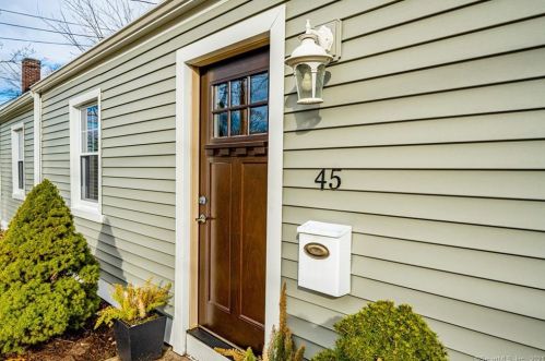 45 Thorpe St, North Haven, CT 06473-1849