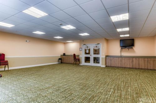 307 Regency Pl, Woodbridge NJ  07095-1032 exterior