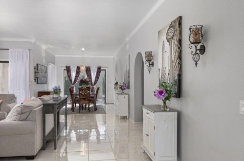 48127 Calle Seranas, La Quinta CA  92253-2205 exterior