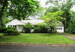 374 Manor Rd, Englewood, NJ 07631-1434