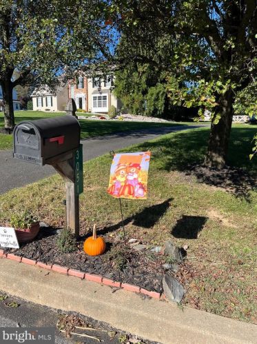 3051 Foulk Rd, Boothwyn, PA 19060-1701