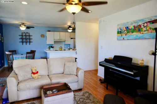 61 Kopi Ln, Wailuku, HI 96793-2051