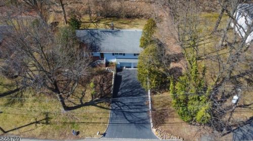 668 Long Hill Rd, West Paterson, NJ 07424-2047