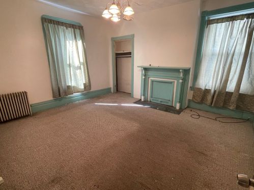 307 Graham St, Pittsburgh PA  15206-2839 exterior