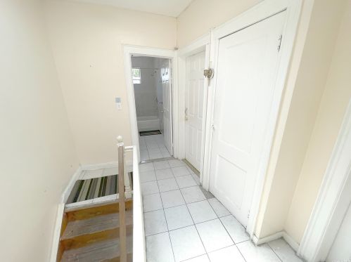 94-12 77th St, Jamaica, NY 11416-1033