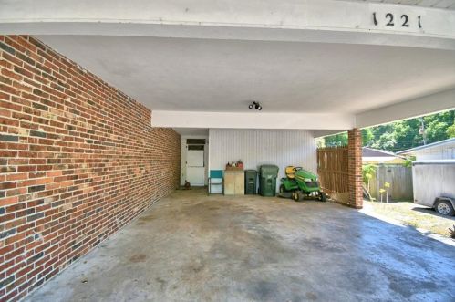 1221 Edgewater Dr, Lakeland FL  33805-4700 exterior