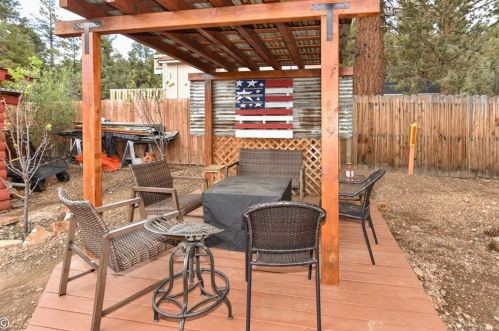 1063 H Ln, Big Bear City CA  92314-9693 exterior