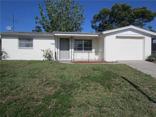 9536 Mark Twain Ln, Port Richey, FL 34668-4352