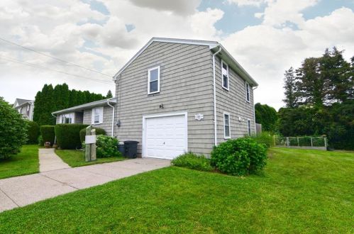 87 Conch Rd, South Kingstown RI  02882-5305 exterior