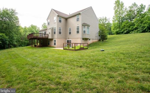 90 Crowncrest Rd, Fredericksburg, VA 22406-4895