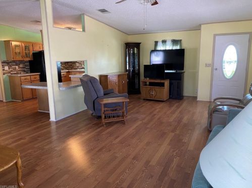 7280 Ladyfish Dr, Saint James City FL  33956-2745 exterior