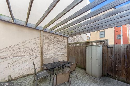 1826 18th St, Washington DC 20009-1707 exterior