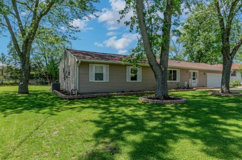 3803 Summit Dr, Valpo, IN 46383-1705