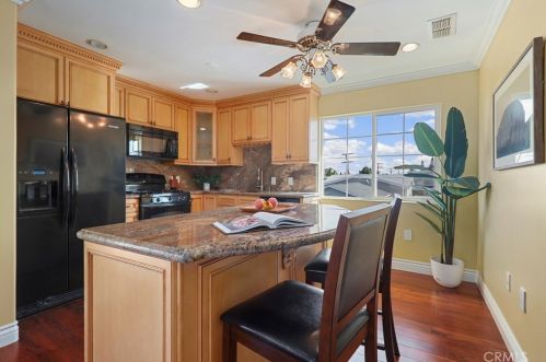 5101 133rd St, Hawthorne CA  90250-5054 exterior