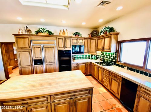6621 Mesa View Dr, Tucson, AZ 85718-2525