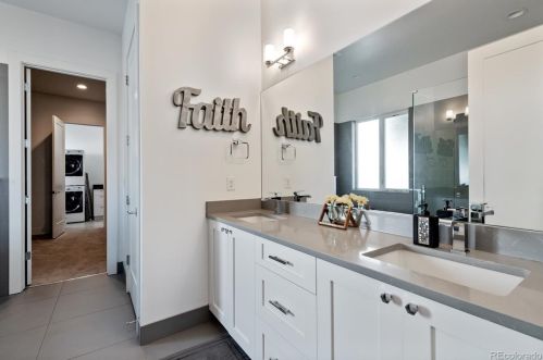 2875 Logan St, Englewood CO 80113-1636 exterior