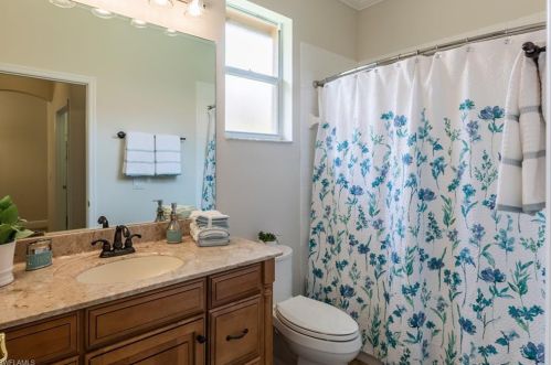 14318 Manchester Dr, Naples FL  34114-8626 exterior
