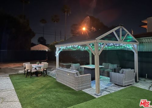 5520 Cahuenga Blvd, North Hollywood CA  91602-2376 exterior