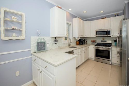 19 Leif Blvd, Congers, NY 10920-1310