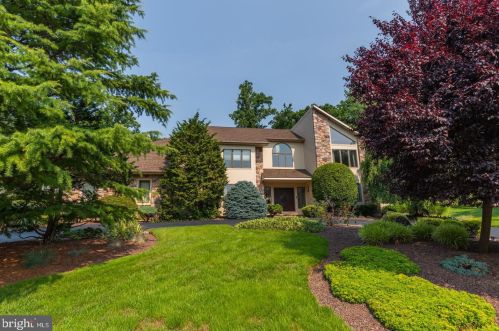 2315 Holly Ln, Miquon, PA 19444-2237