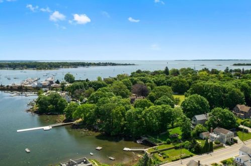 64 Elm St, Groton CT 06340-5616 exterior