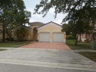 16550 37th St, Hollywood, FL 33027-4529