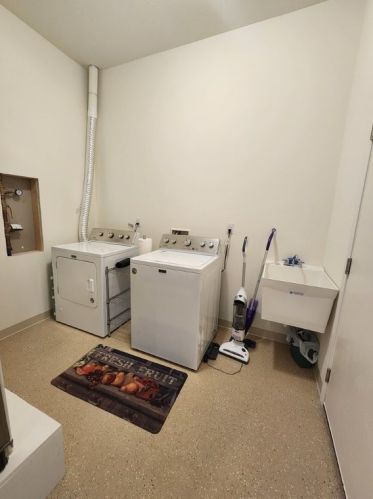 904 Valentina Ln, New Kensington PA  15068 exterior