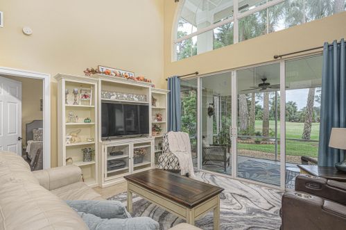 435 Fairway Lndg, Fort Pierce FL  34986-2166 exterior