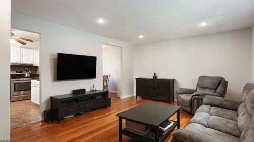 2212 Jersey Ave, Scotch Plains NJ  07076-4618 exterior