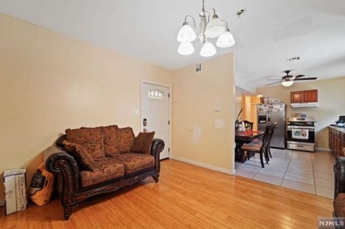 51 Munn Ave, Newark NJ  07106-1410 exterior